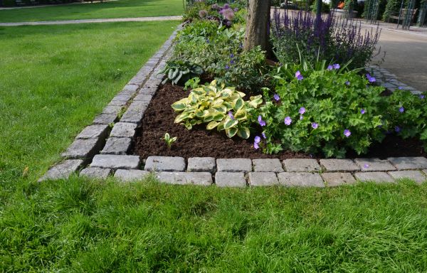 Stone Edging Installation in Glen Burnie
